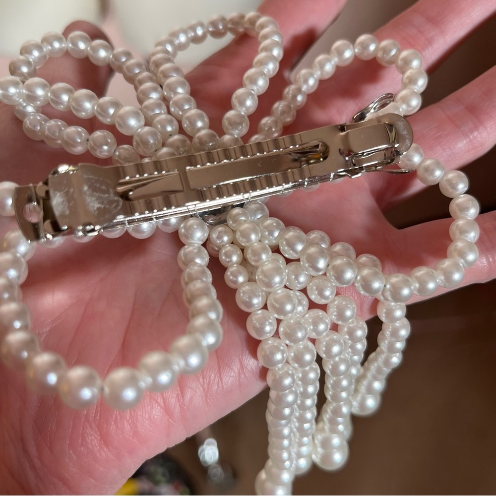 Vintage 80 90 Retro Oversized White Pearl Bow Feminine Hair Barrette Accessory - Picture 5 of 17